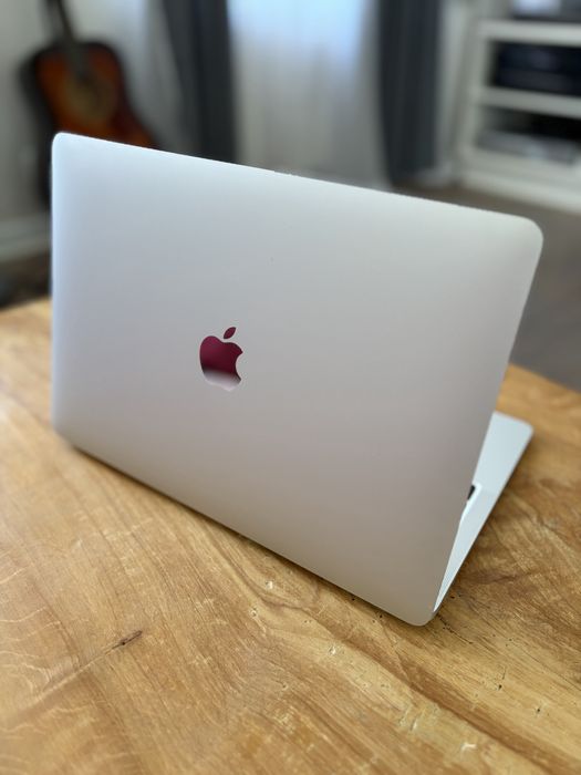 MacBook Air 13,3”