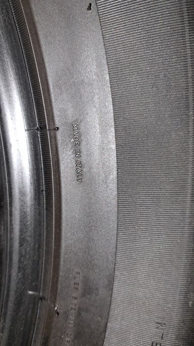 Pirellі 265.45 і 295.40  R21 різноширокі