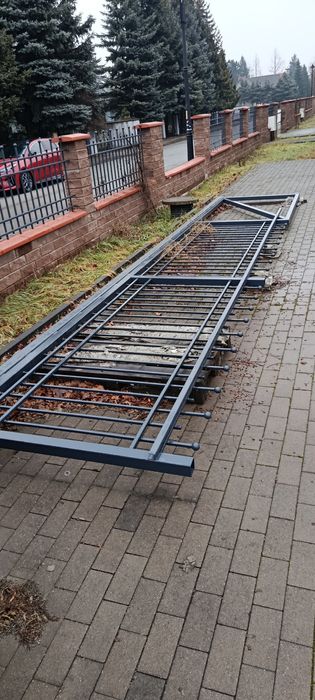 Brama przęsła ogrodzenie