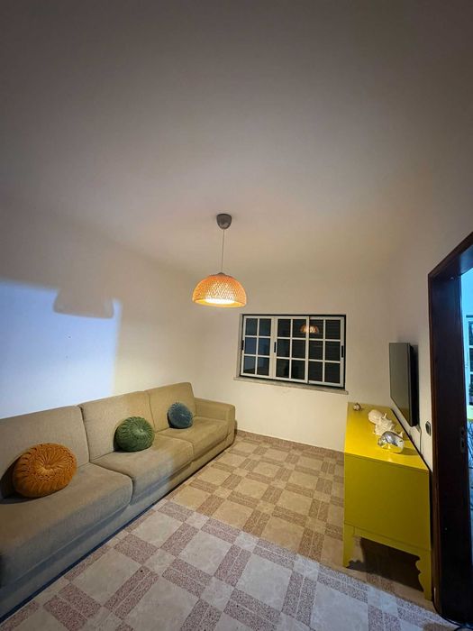 Aluguer quarto - zona Faralhão