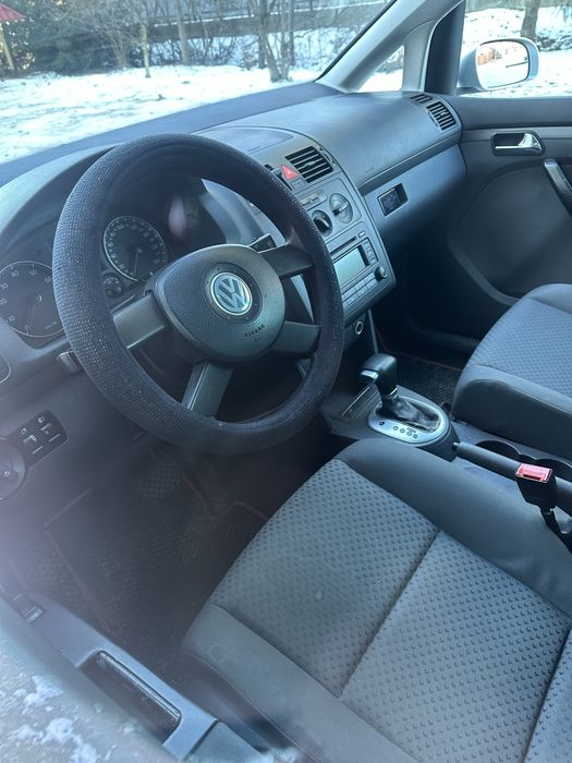 Тауран Touran 1,6 FSI автомат