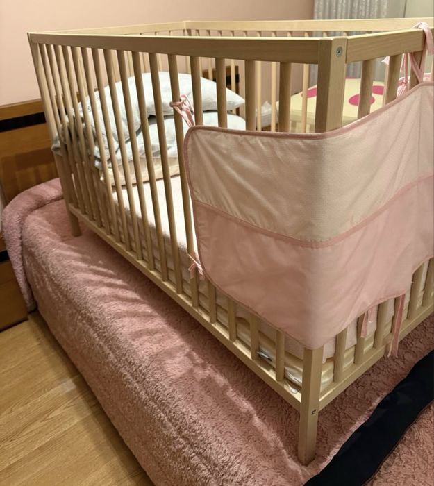 Cama de bebé usada como nova