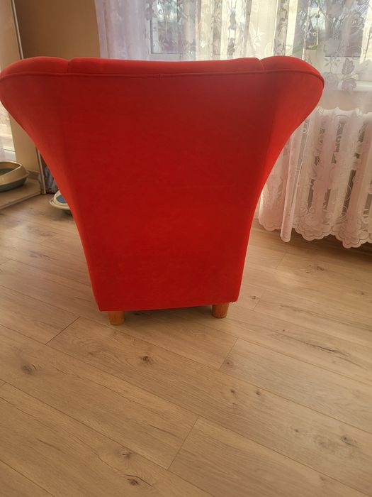 Bardzo wygodny i ładny fotel uszak