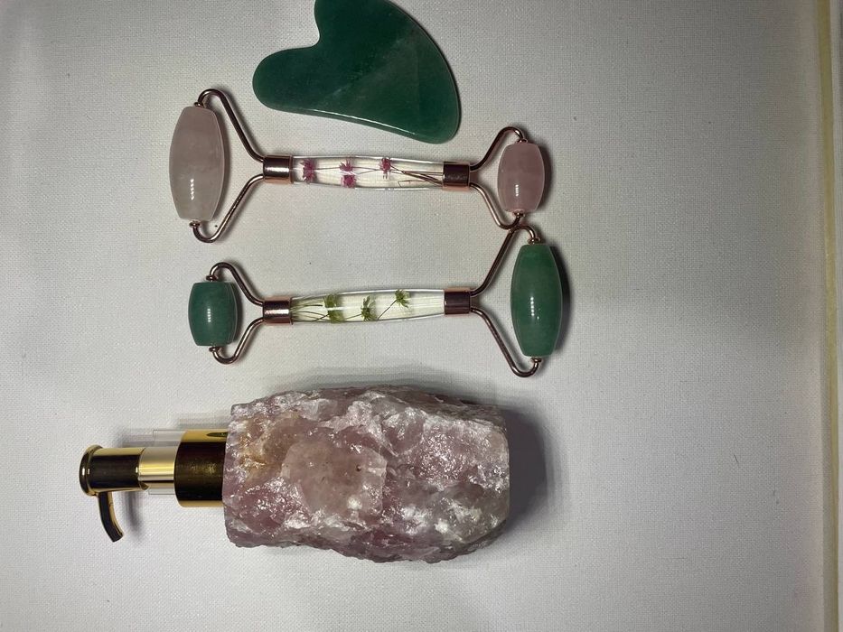 Рожевий кварц і інші мінерали