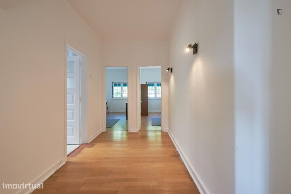 Quarto - localizado em Ajuda Lisbon