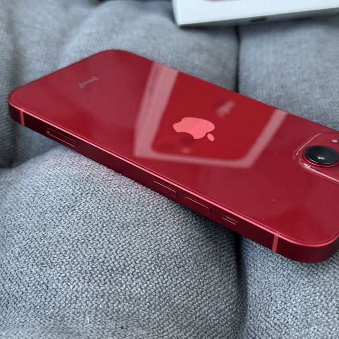 Apple iphone 13 Red 256gb (акб 100%)