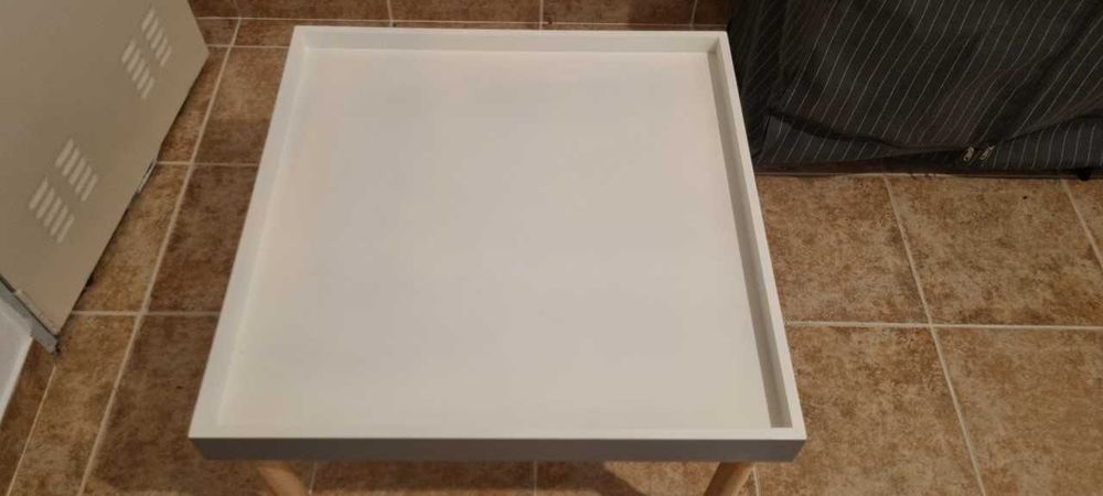 Mesa de apoio branca