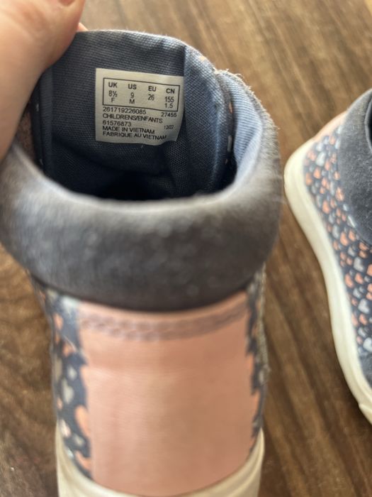 Buciki Clarks 26