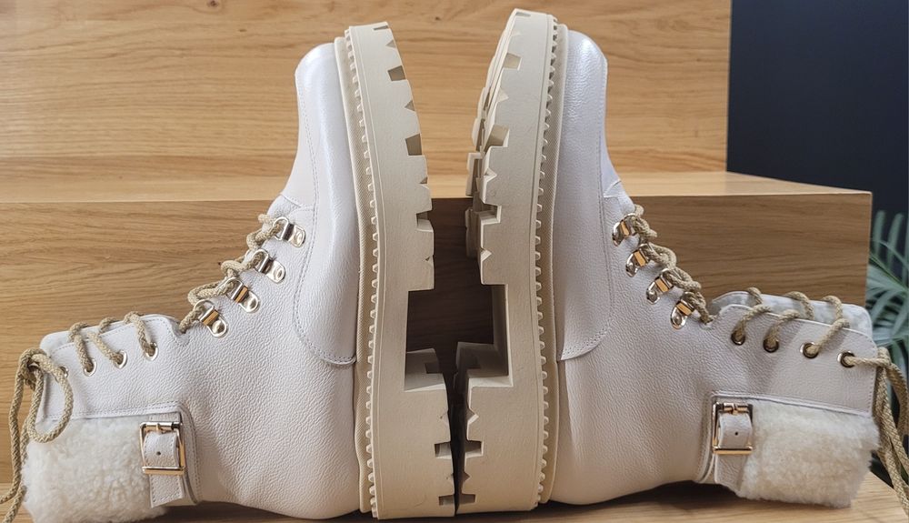 Śniegowce trapery skórzane beżowe z futerkiem  r. 39/40 nowe