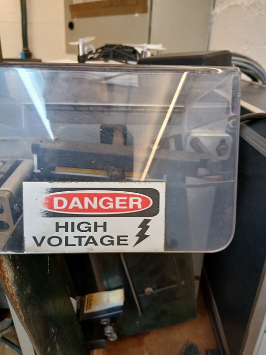 Maquina de itiquetas