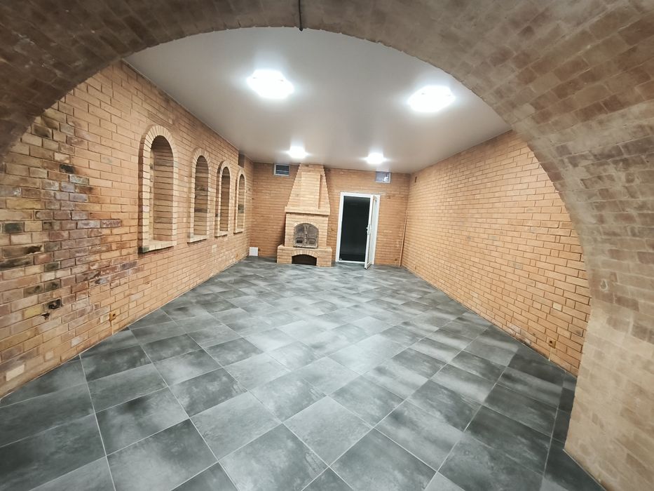 Оренда приміщення 80 кВ м  в Центрі міста вільного призначення