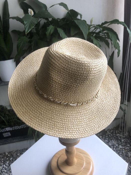 Капелюх із рисовоі соломи