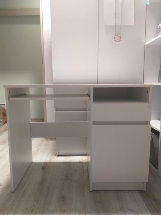 Biurko młodzieżowe