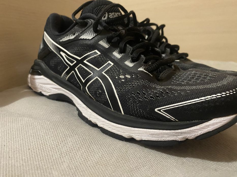 Продам кросовки asics