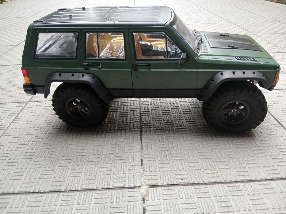 Crawler 1/10 com body cherokee