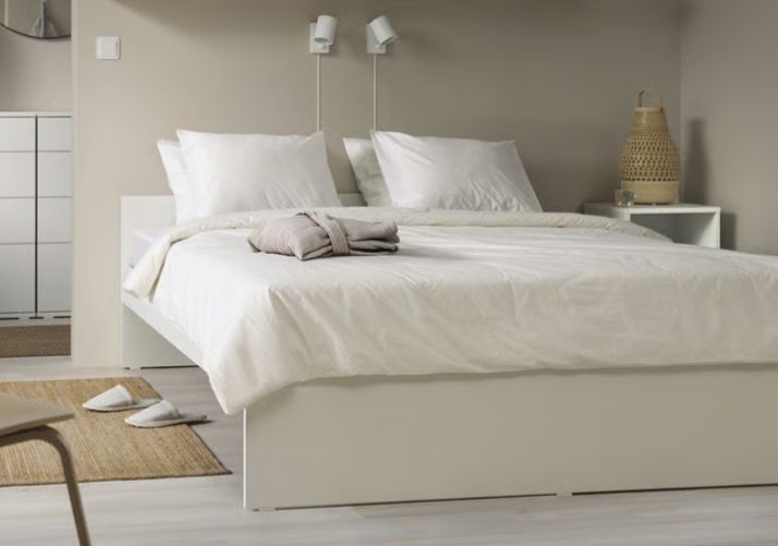 Cama  140x200 com estrado incluido