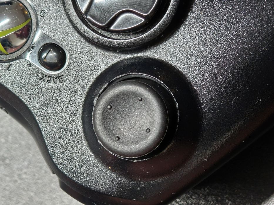 Konsola Xbox 360 500GB + 2 pady i 6 gier
