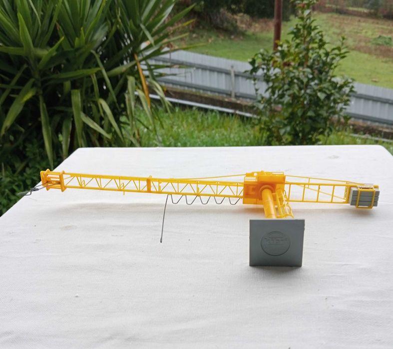 KIBRI 39817, Grua com torre de soleira (Reservado AC)