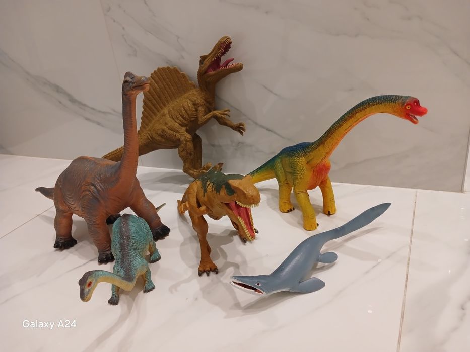 Динозавры идеальное состояние ,разные размеры.