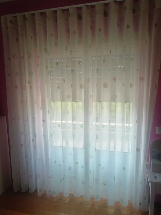 Cortinado para divisão feminina