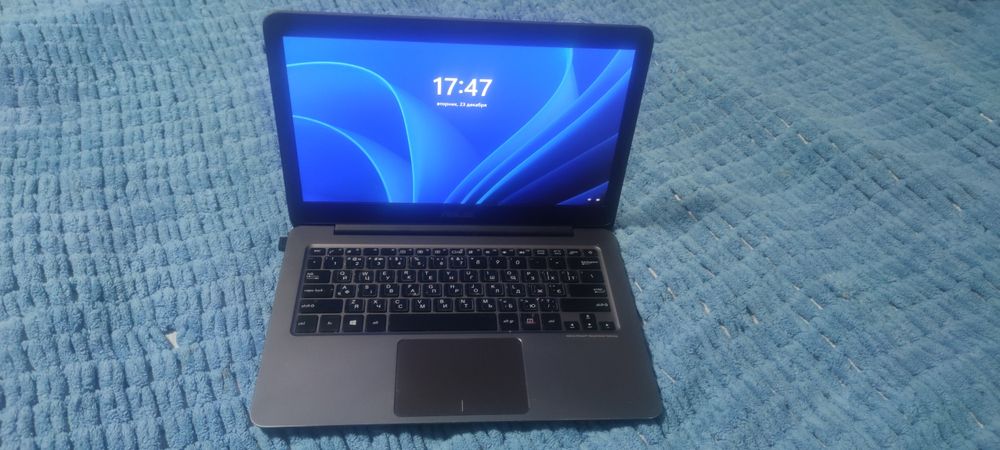 Ноутбук Asus ZenBook UX305UA