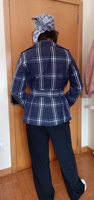 Gabardina curta da Zara