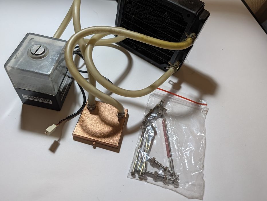 Chłodzenie wodne dla CPU / GPU, uniwersalne, 120 mm