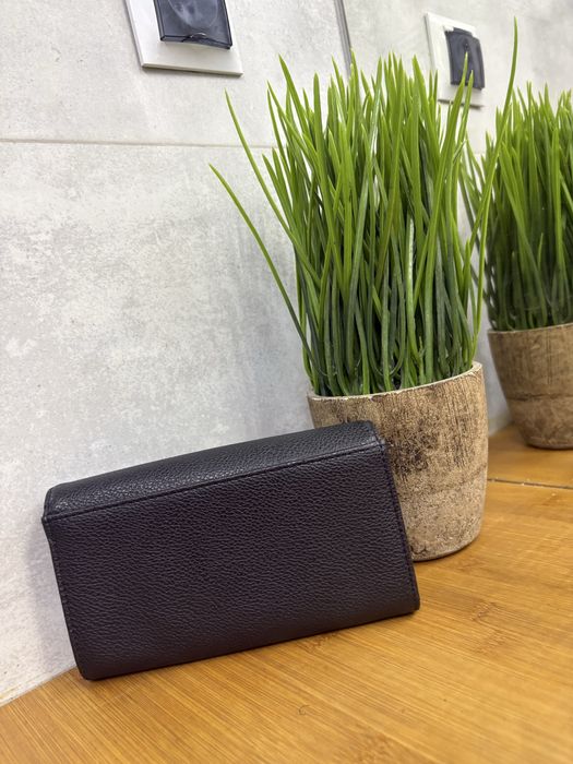 Piekny  portfel Guess