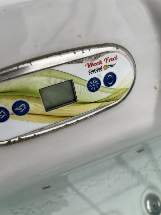 Jacuzzi/ Spa 6 lugares com cromoterapia