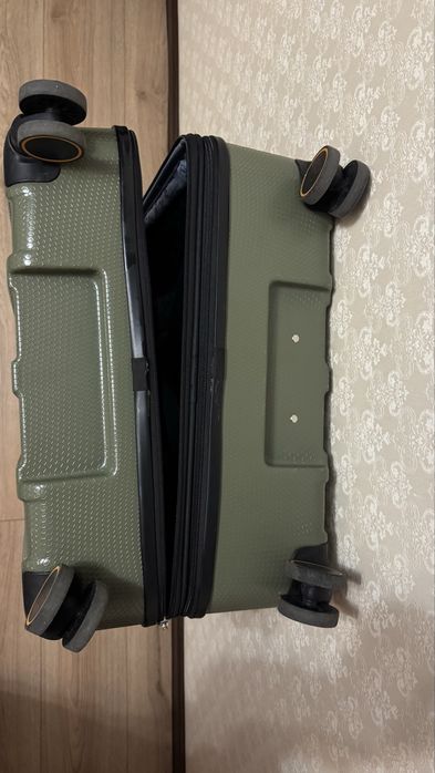Продам валізу в гарному стані