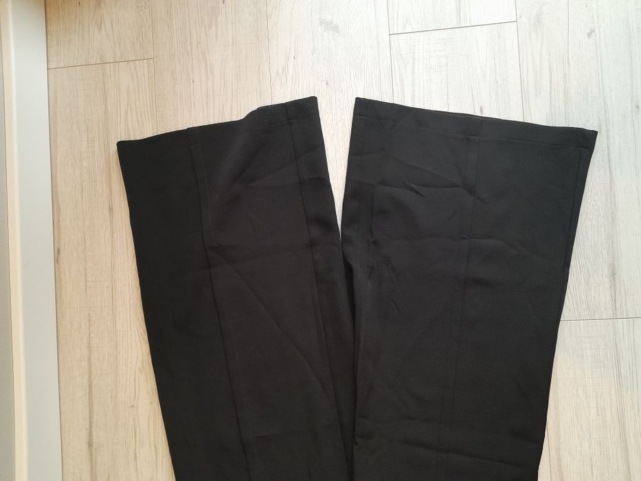 Чорні брюки палаццо