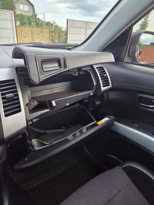 Продаж авто Пежо 4007