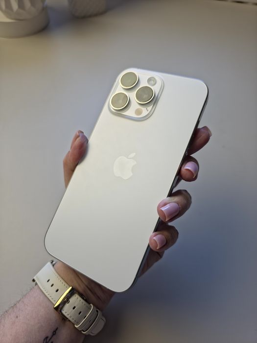iPhone 16 pro max 256 гб, білий