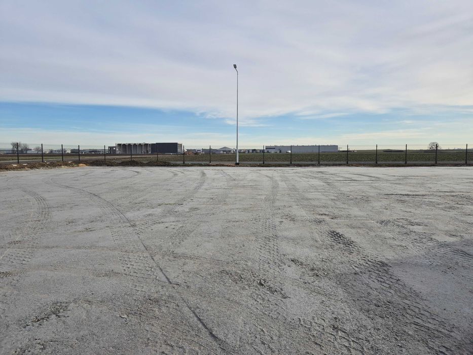 Wynajmę plac na parking TIR/maszyny budowlane/baza transportowa/inne