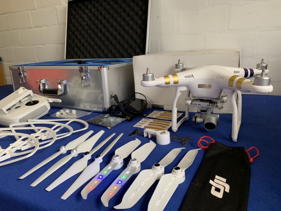 Drone DJI Phantom 3 4K + 3 Baterias com Mala e Extras64284803087361122