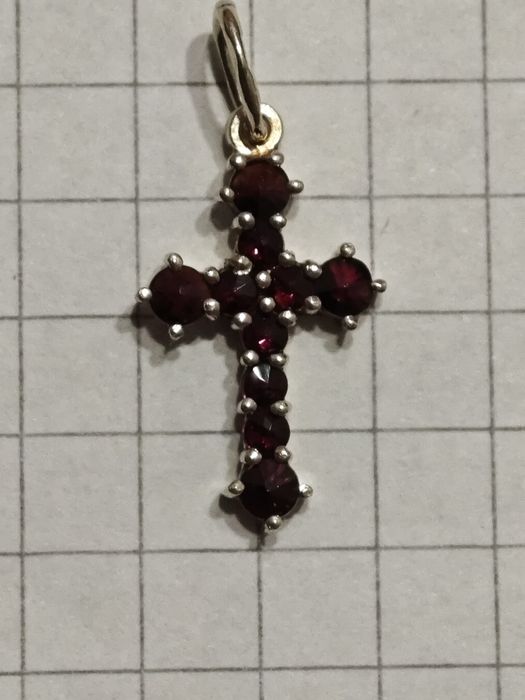 Золотий, вінтажний хрестик, з гранатами, 585 проба.