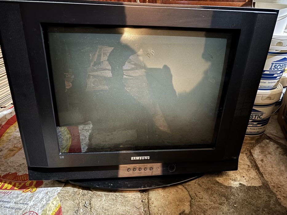 TV Samsung  ecran plano CRT