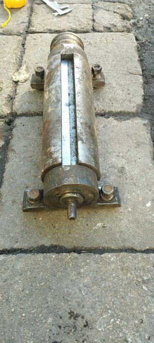 wałek do strugarki 315 długość , 31 kg, masywne z kołem pasowym