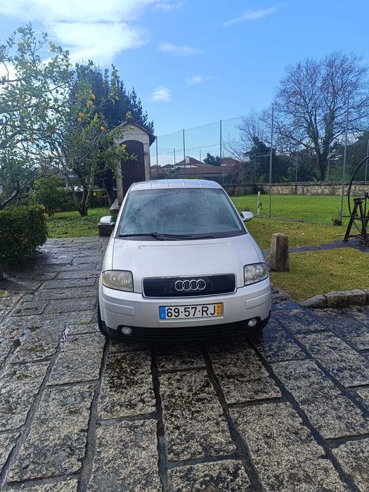 AUDI A2 1.4 TDi - Muito bom estado