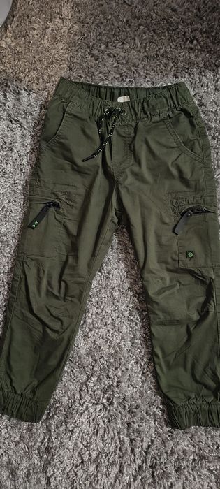 2 pary Spodnie ocieplane SMYK,r.110 ,oliwka i czarne ,idealne joggers