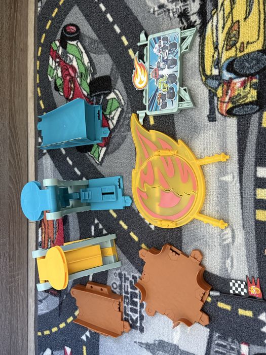 Fisher-Price Blaze Zderzakowo Kaskaderski Zestaw Axel City