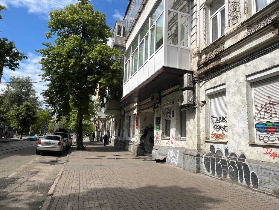 Офіс 25 м2 на першому поверсі. вул. Костянтинівська, Поділ. МЕТРО 7хв.