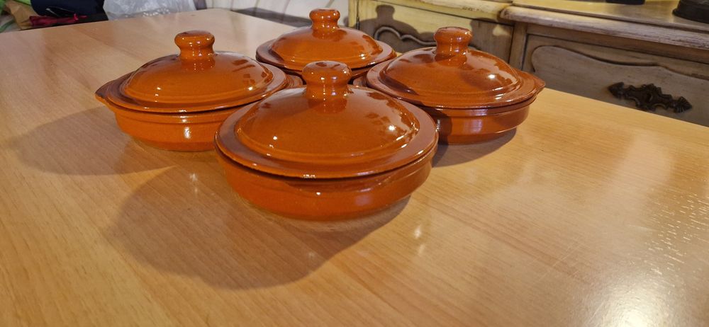 4 Clay Pots434037621523763201
