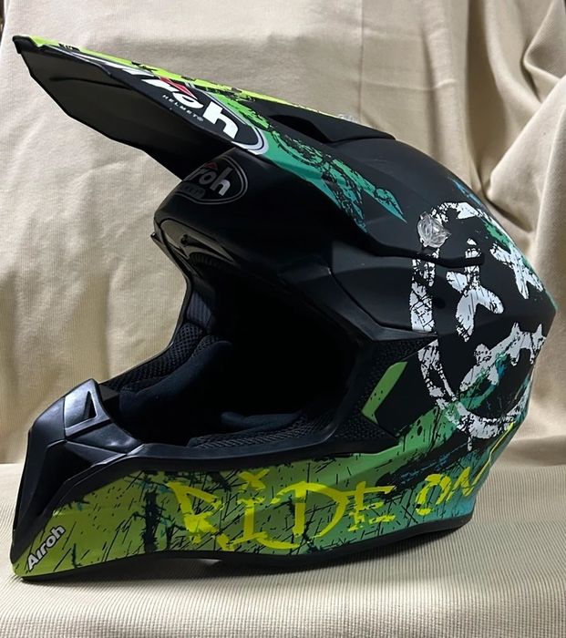 Capacete AIROH Wraap Smile - M