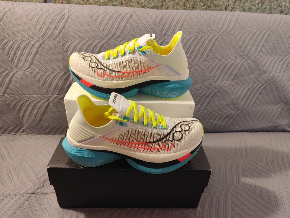 Tênis corrida Saucony Endorphin Elite 2 NOVOS