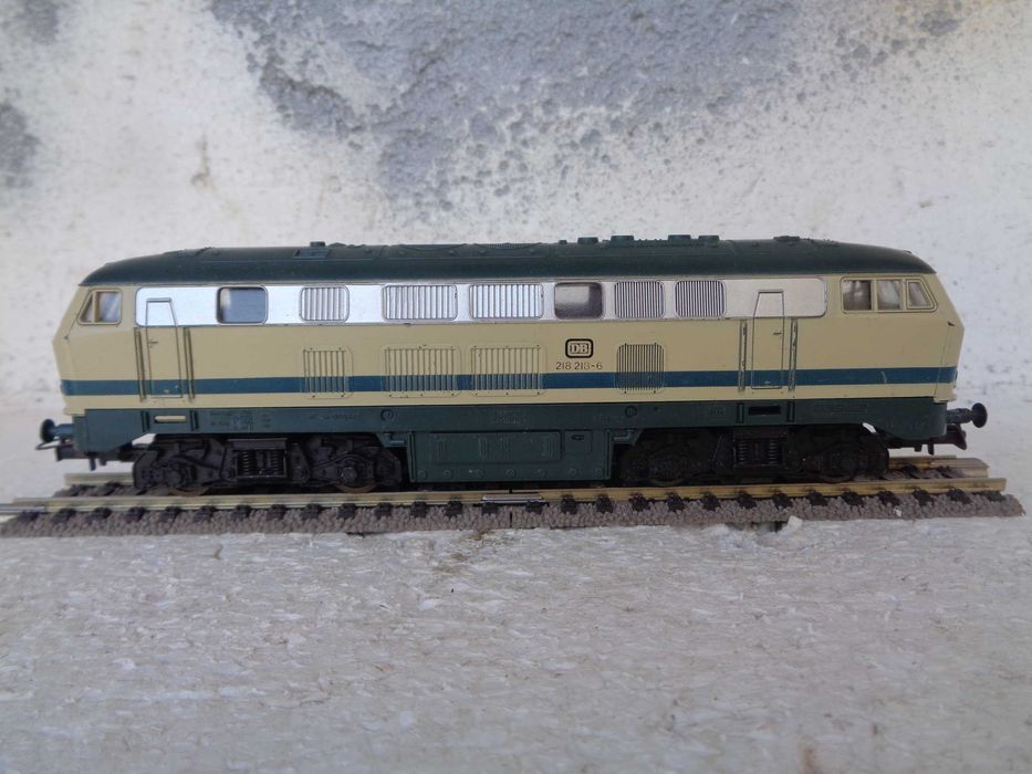 1:87 LIMA Locomotiva diesel V 218 - 218 comboio da DB