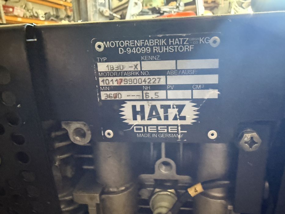 Silnik do traktorka stiga park diesel 1b30 hatz