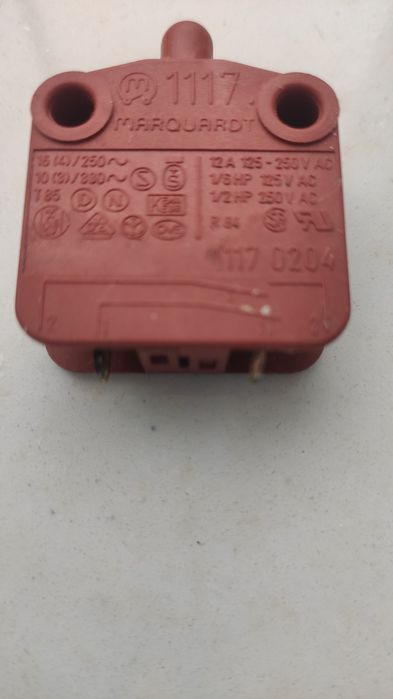 Wyłącznik drzwi zmywarki Miele. MARQUARDT  1117