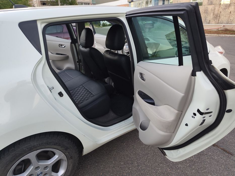 Nissan leaf в хорошем состоянии