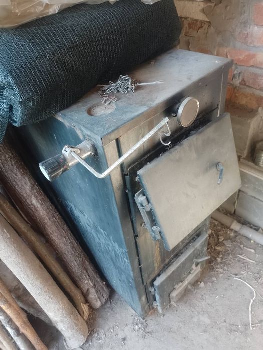 Котел твердопаливний